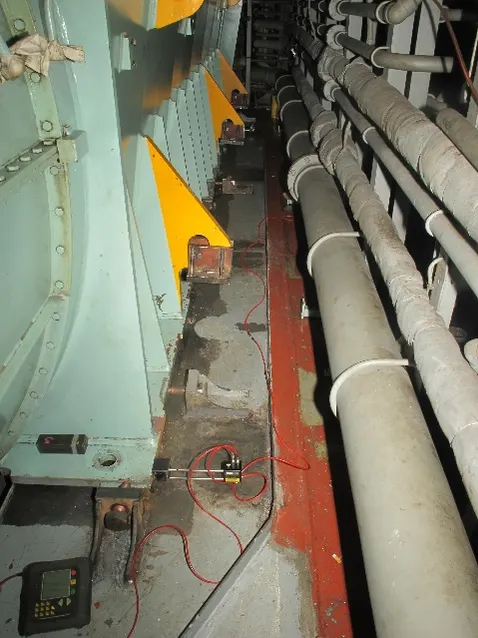 Μετρήσεις ευθύτητας με laser σε κορμό μηχανής (περίπτωση 2)