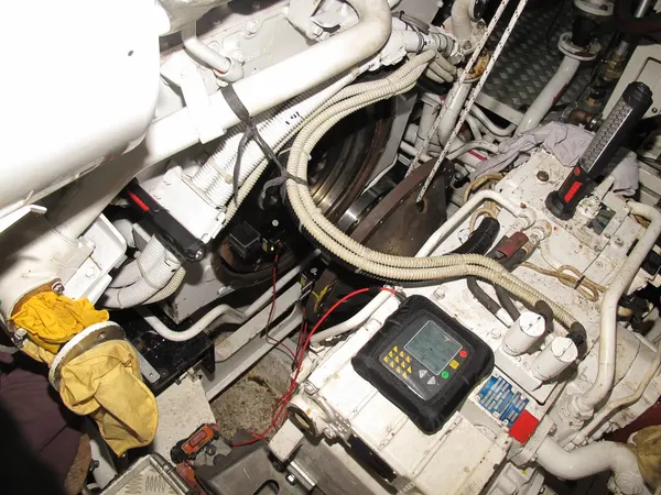 Ευθυγράμμιση με laser κύριας μηχανής ως προς τον μειωτήρα — yacht (περίπτωση 3)