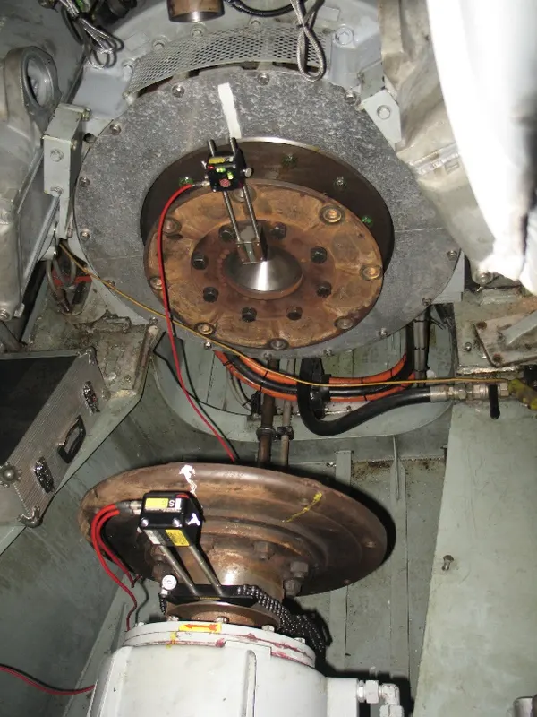 Ευθυγράμμιση με laser κύριας μηχανής ως προς τον μειωτήρα — yacht (περίπτωση 5)