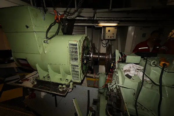 Ευθυγράμμιση με laser αξονικής γεννήτριας ως προς τον μειωτήρα