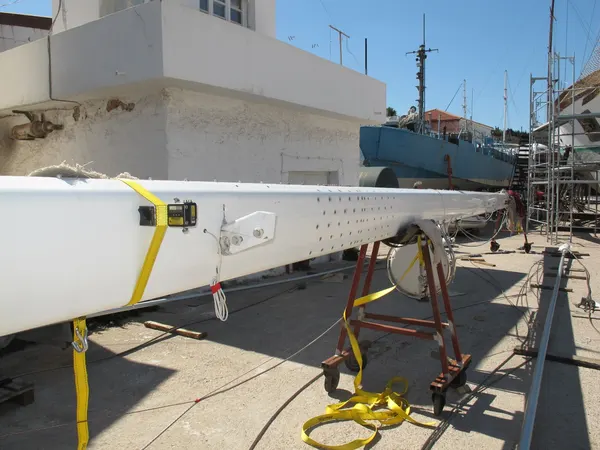 Μέτρηση ευθύτητας με laser σε ιστό αλουμινίου