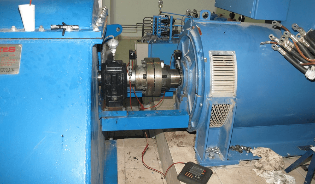 Ευθυγράμμιση με laser γεννητριών GILKES 530 kW σε υδροηλεκτρικό σταθμό