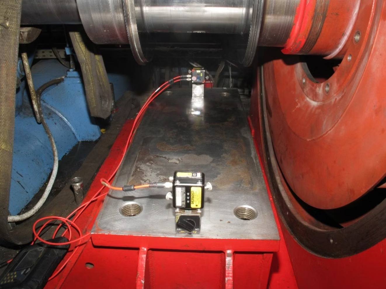 Διάταξη μέτρησης ευθύτητας με laser σε έδραση κουζινέτου γεννήτριας υδροστροβίλου